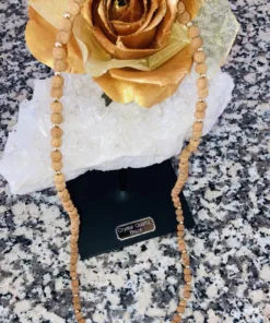 Lang model rudraksha dames ketting