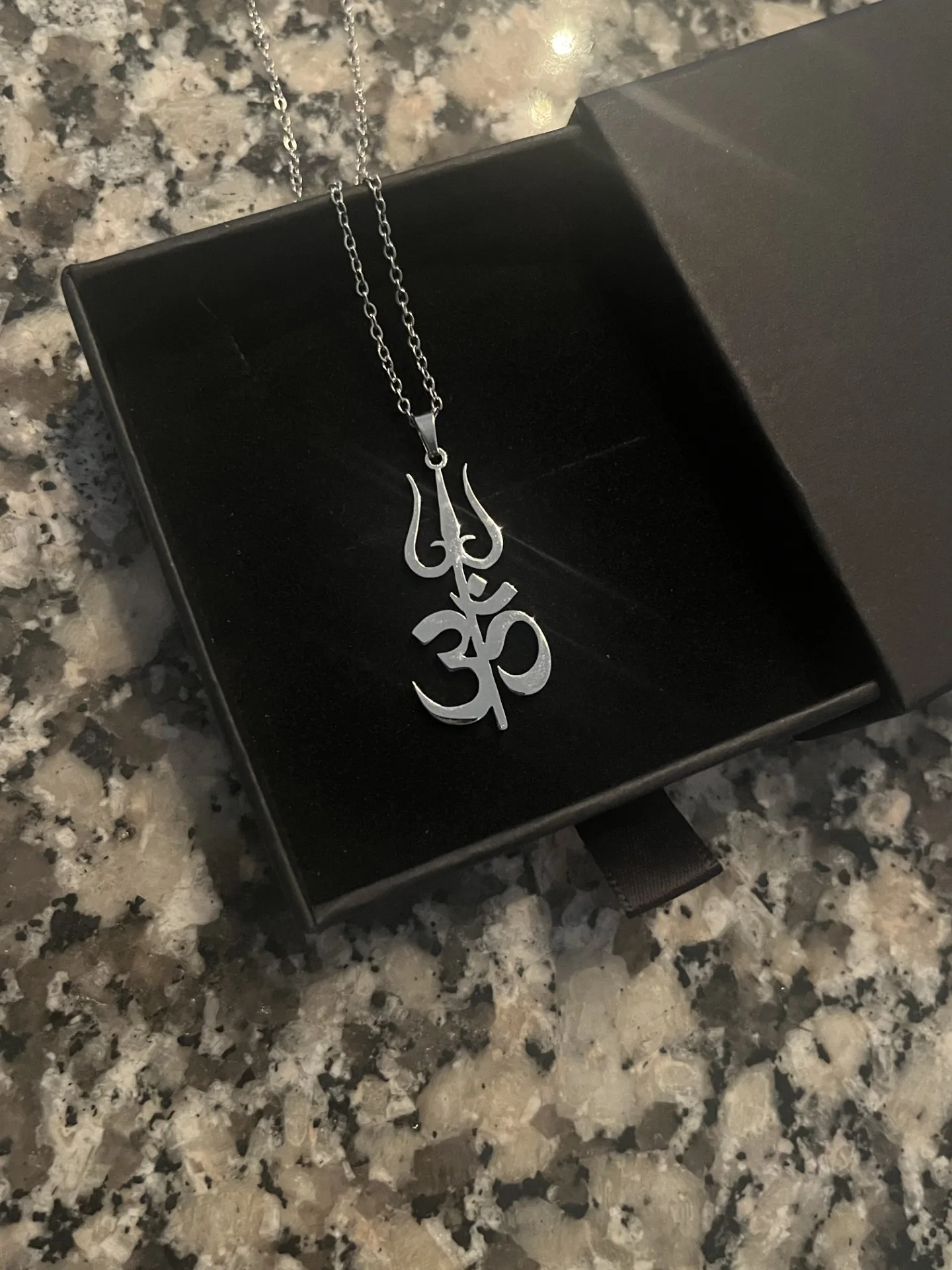 magical-lifestyle.nl Aum Sieraden Zilver trishul aum ketting (roestvrijstaal) Zilver MML trishul ketting jpg